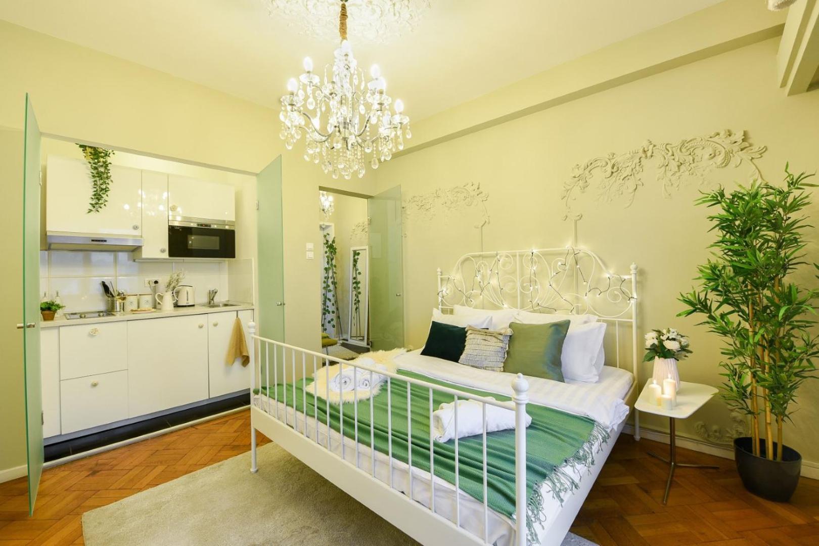 Cozy Studio Overlooking The Old Town Bucharest Luaran gambar