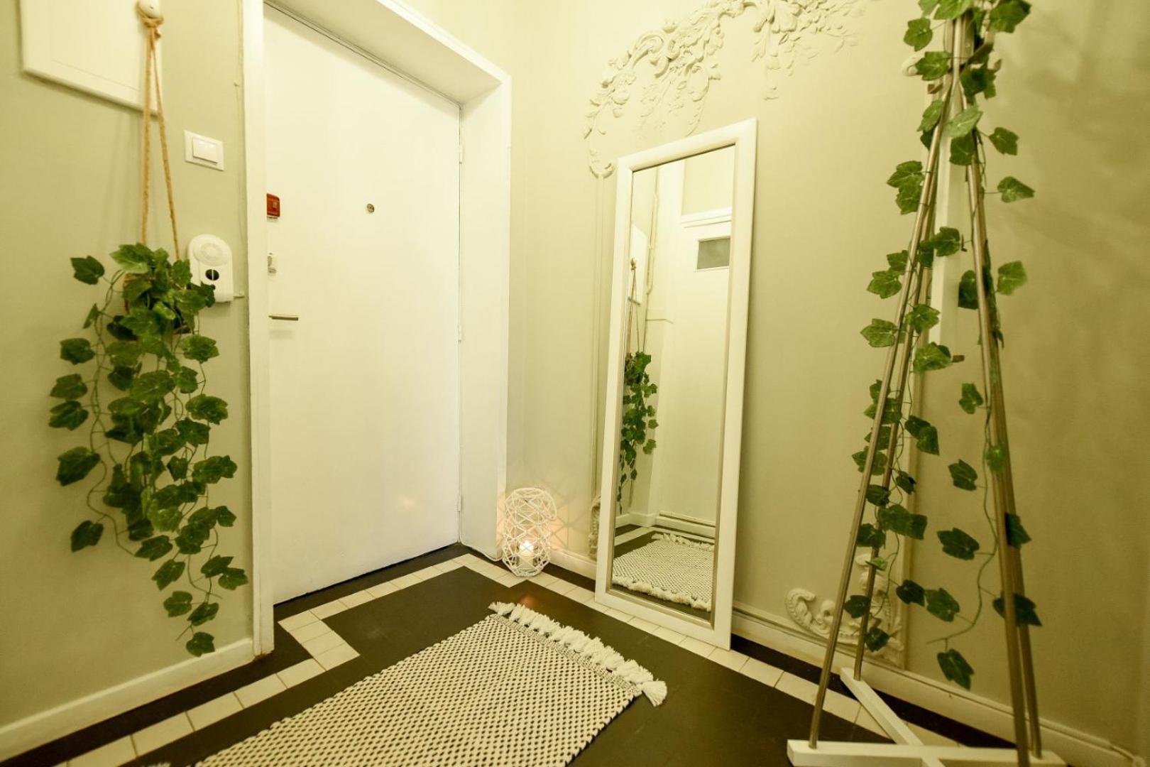 Cozy Studio Overlooking The Old Town Bucharest Luaran gambar
