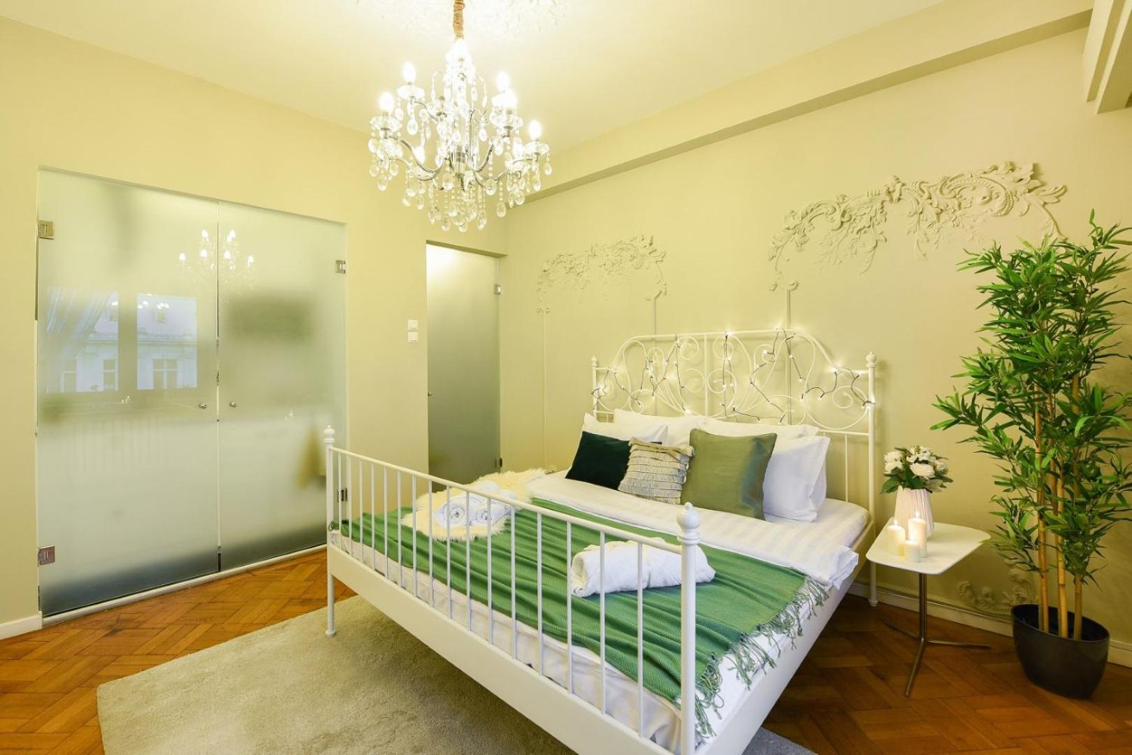 Cozy Studio Overlooking The Old Town Bucharest Luaran gambar