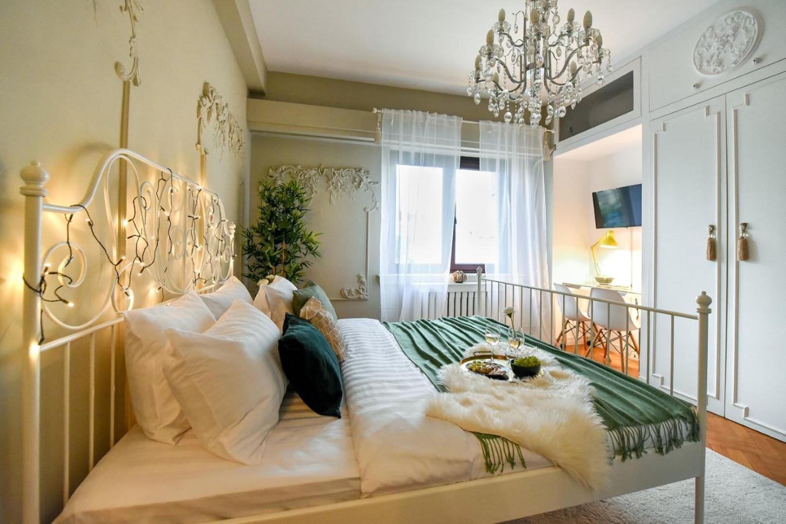 Cozy Studio Overlooking The Old Town Bucharest Luaran gambar